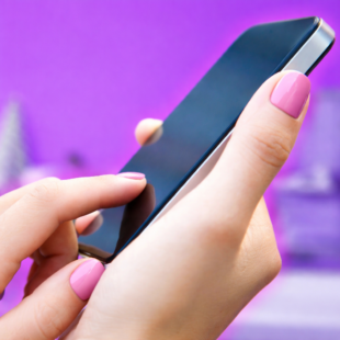 📱🔐 Jak poznat, že je můj telefon odposloucháván? 5 jasných varovných signálů