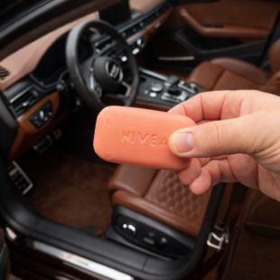 5 geniálních triků, jak použít mýdlo ve vašem autě￼￼￼