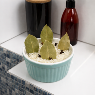 🏠 Vlhkost a zápach v bytě? Tento jednoduchý trik pomůže (rychle a bez chemie) 🌿